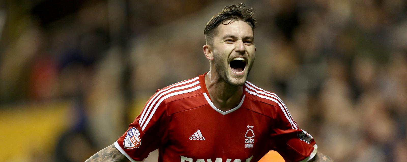 Clarets pursue former Arsenal midfielder