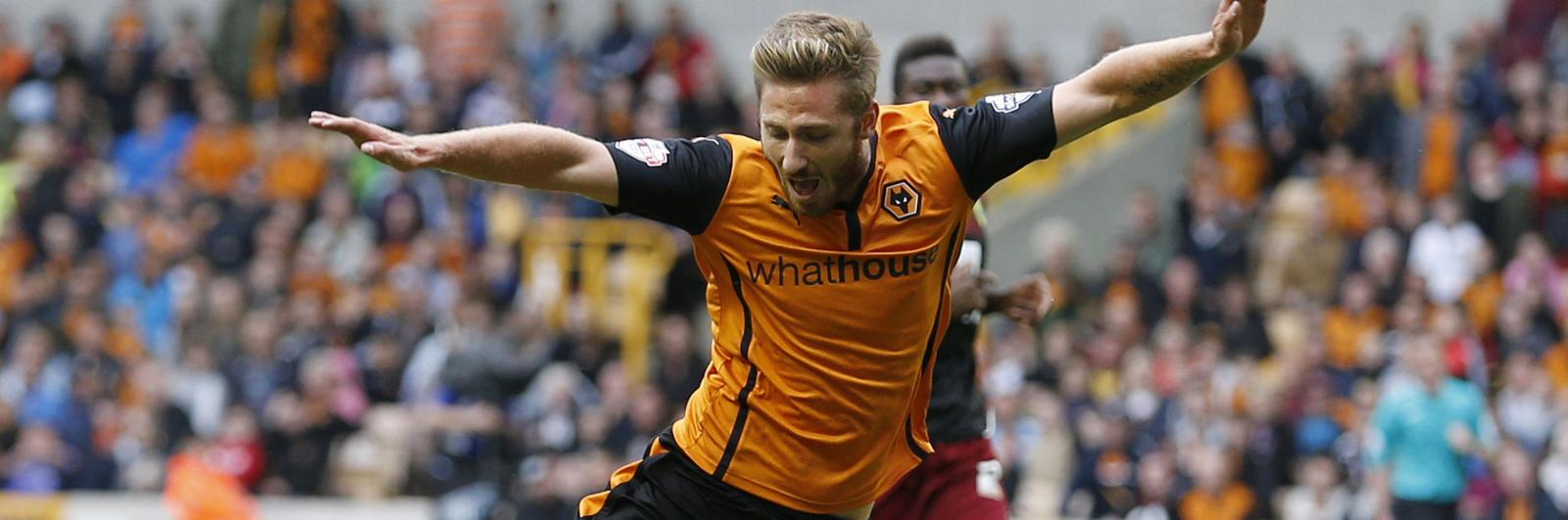 Charlton chase Wolves winger