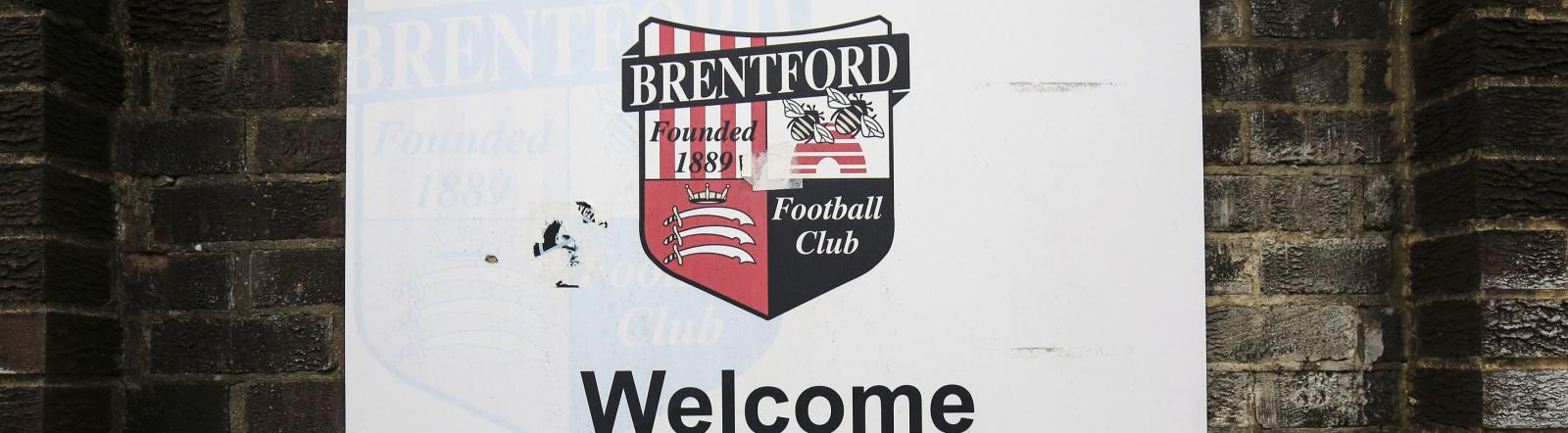Bees in for French defender