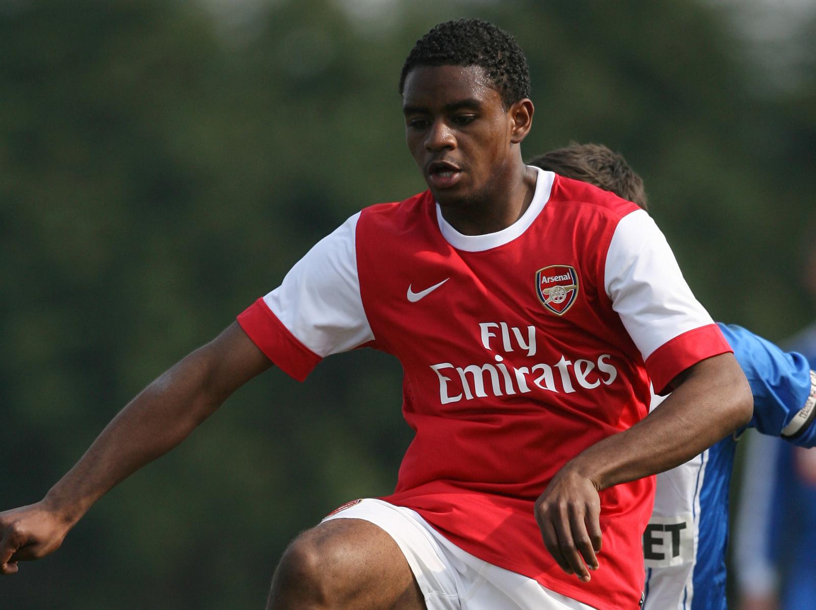 Premier League clubs pile up for ex-Arsenal midfielder