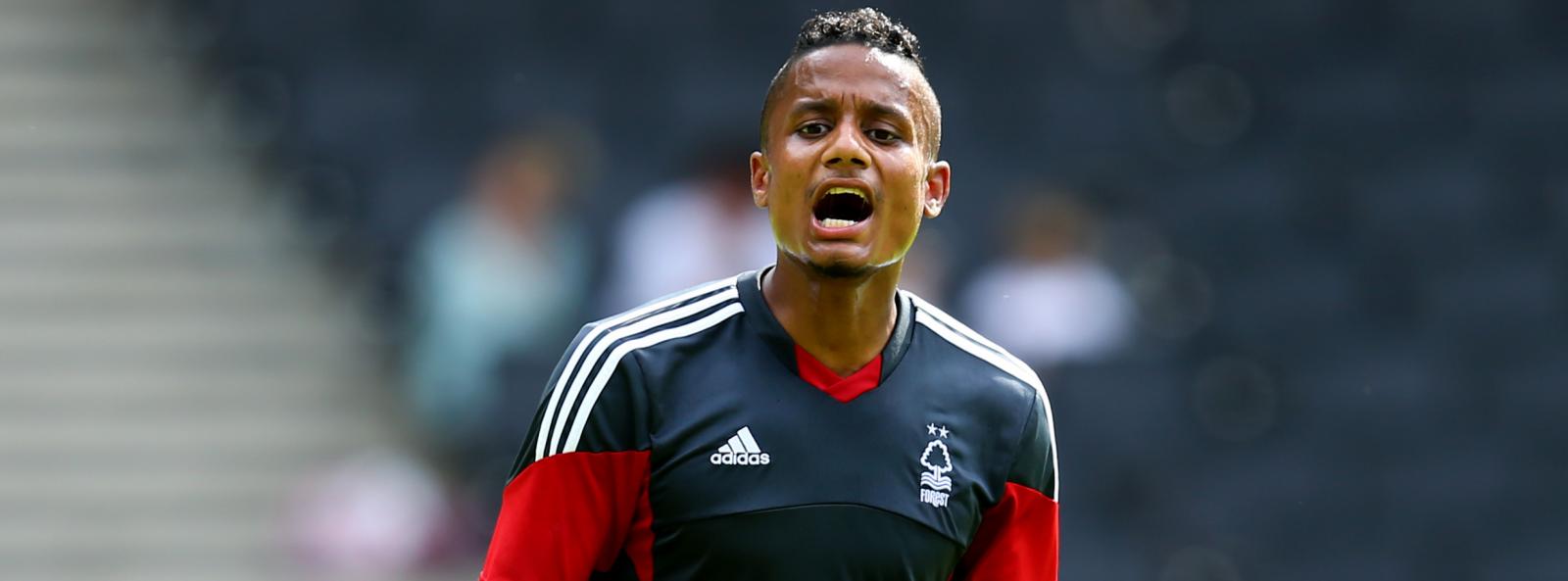 Fulham table offer for former Chelsea defender