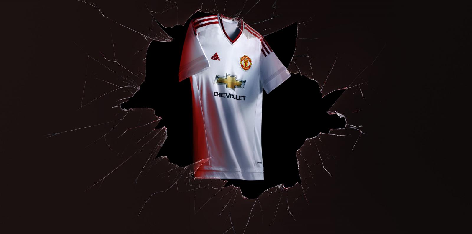 Manchester United 15/16 away kit