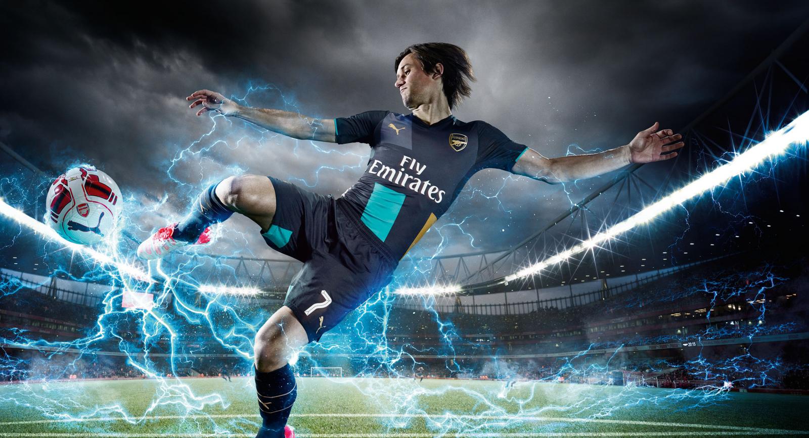Arsenal 15/16 Cup kit