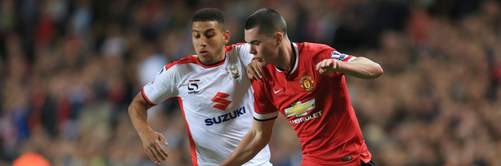 Everton weigh up move for ex-Man Utd defender