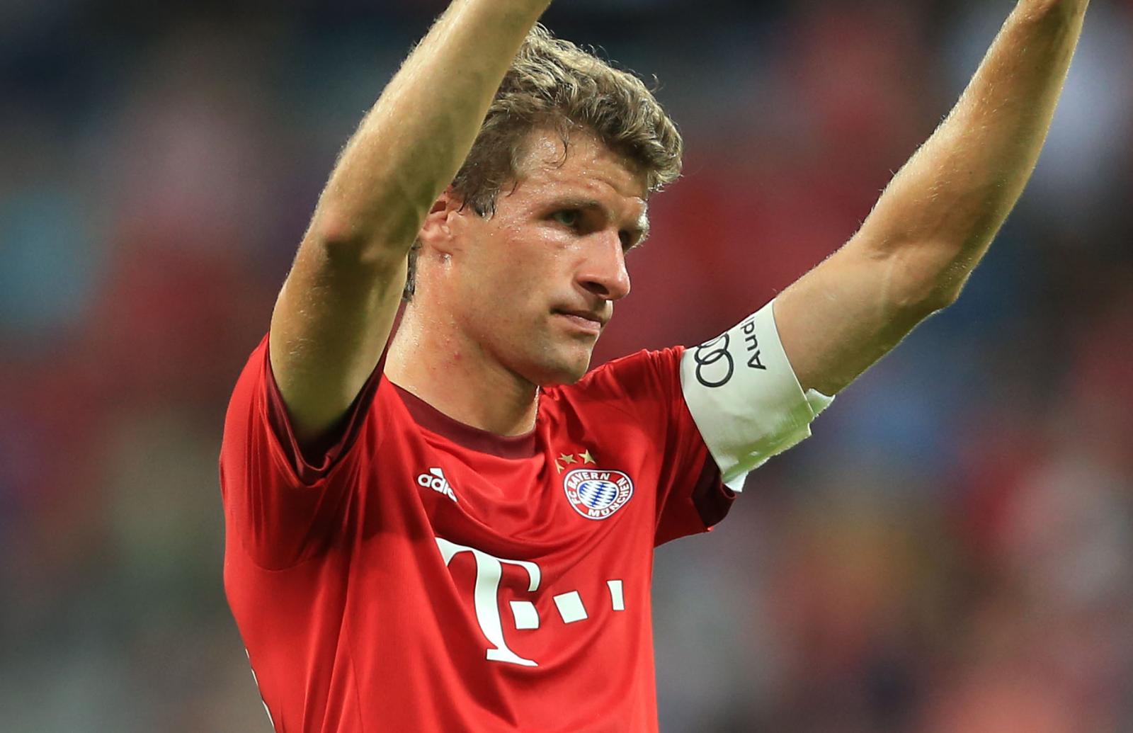 Man United and Chelsea target set to sign new deal
