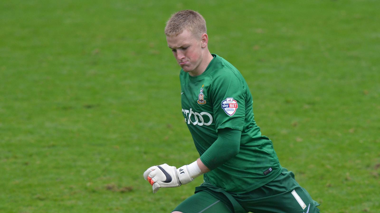 Aston Villa and Tottenham keen on young England stopper