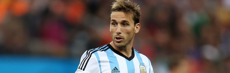 Liverpool and Man Utd battle for £21m rated midfielder
