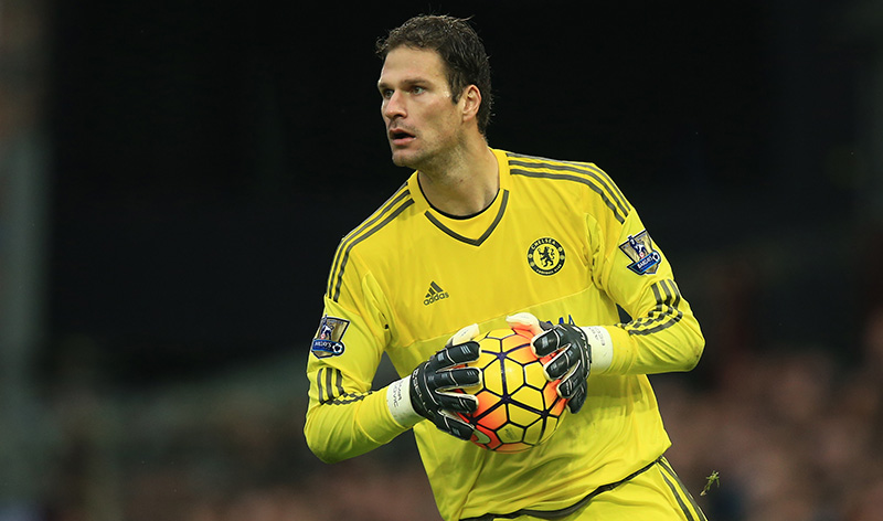 Chelsea want replacement before agreeing Begovic sale