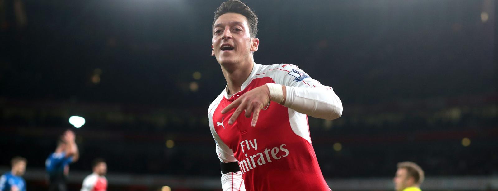 Head-to-Head: Mesut Ozil (Arsenal) vs Riyad Mahrez (Leicester City)