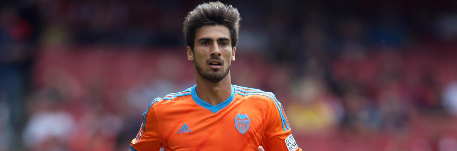 Man Utd bidding to beat Napoli and Juventus to €30m-rated Portugal midfielder