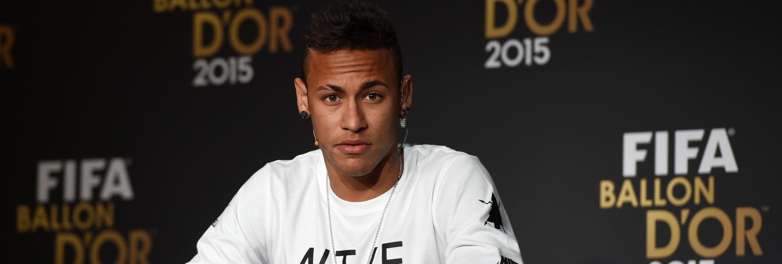 Manchester United and Manchester City to fight over £144m-rated Barcelona superstar