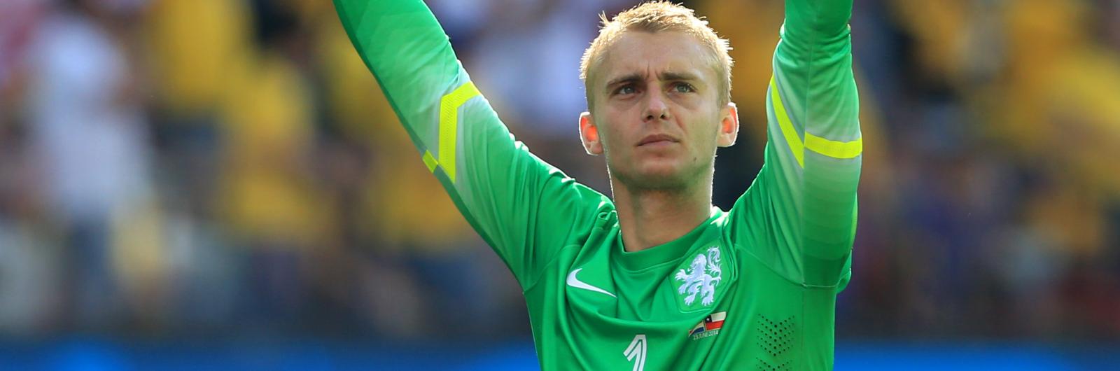 Everton line up £10m-rated World Cup goalkeeper as Tim Howard’s replacement