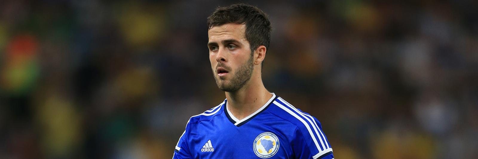 Chelsea and Manchester United’s 11-goal midfield target open to leaving AS Roma