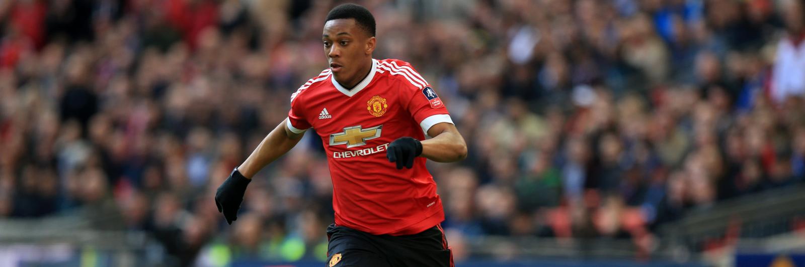 Manchester United forward set to stay, despite PSG’s £60m chase