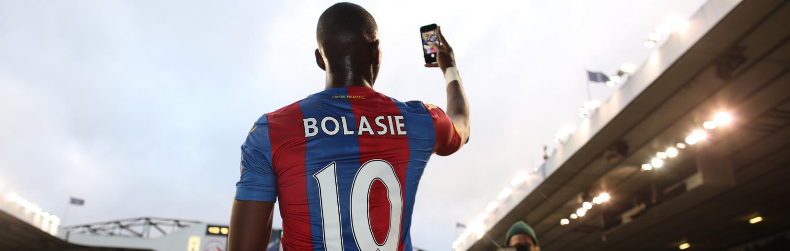 Crystal Palace accept £25m bid from Everton for Yannick Bolasie