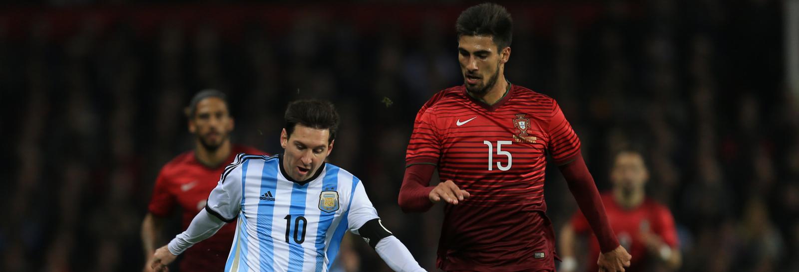 Manchester United could offer Juan Mata in £50m offer for Valencia star