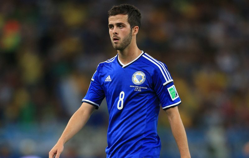 Rumours: Alexis Sanchez in swap deal for Miralem Pjanic