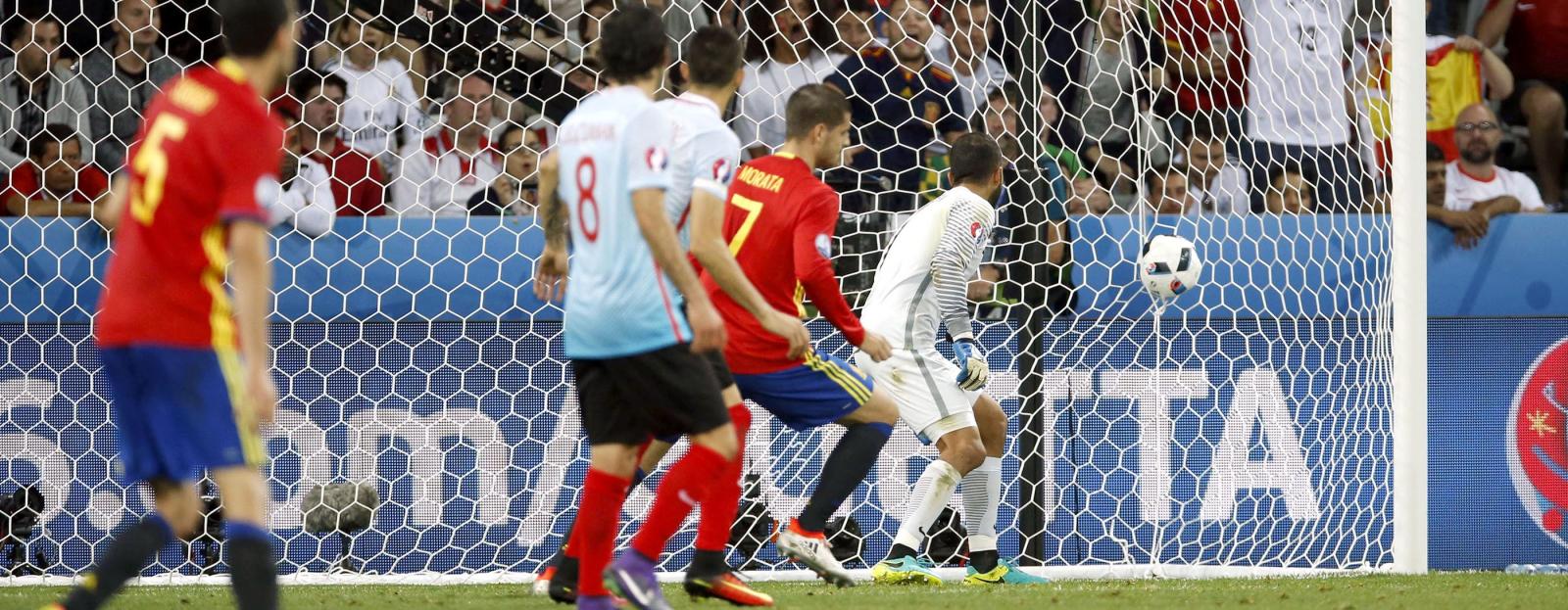 Croatia vs Spain: EURO 2016 Group D Preview & Prediction