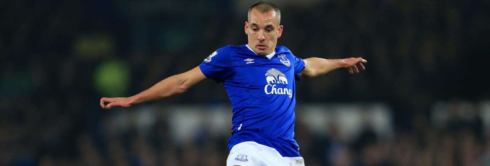 Leeds United line-up offer for 35-year-old Premier League midfielder