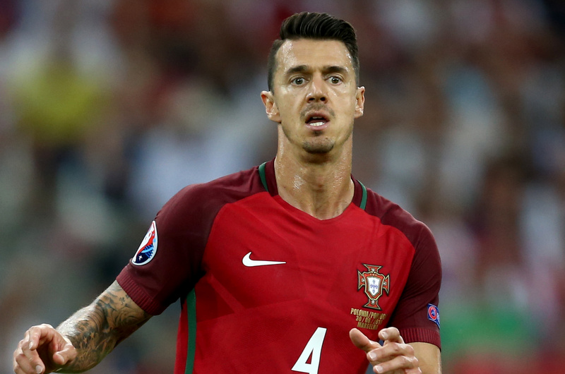 Southampton slap £15m price tag on Jose Fonte
