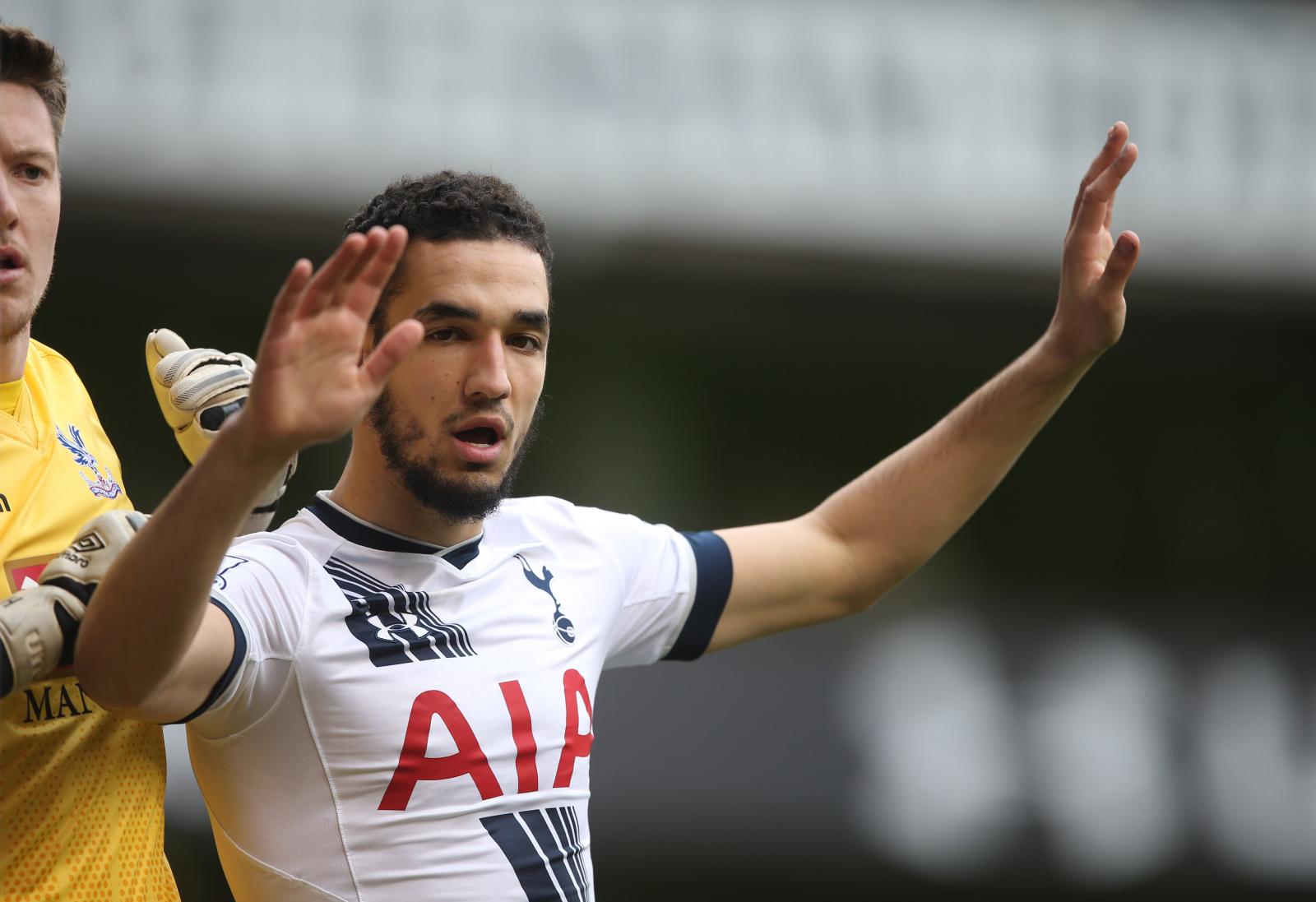 Tottenham on the verge of finalising midfielder deal, player set to undergo medical. 