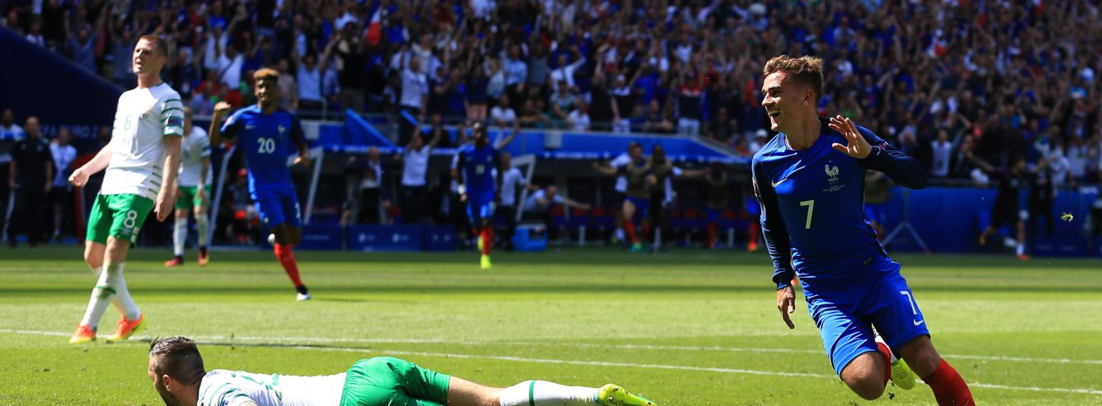 Man United hold further talks over Rooney replacement