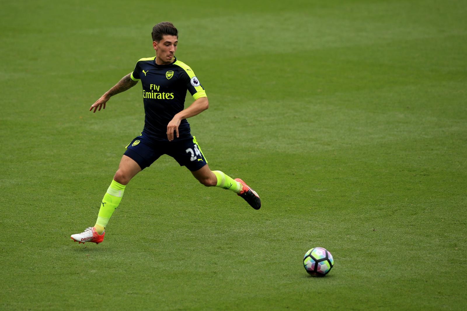 Arsenal dealt huge blow in bid to land defender deal