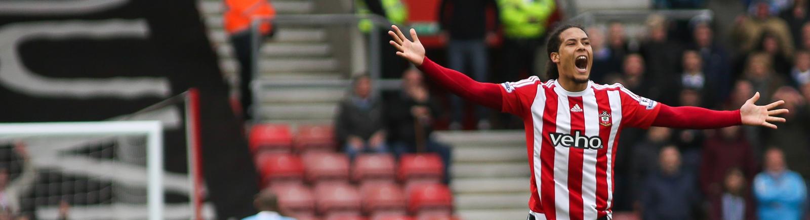 Why this £30m rated defender should make a move to Liverpool over Man United