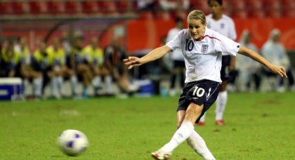 England’s record goalscorer Kelly Smith retires