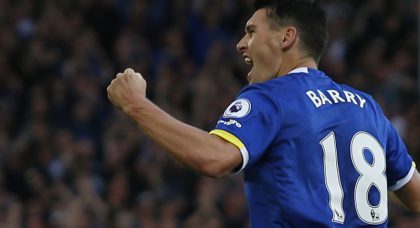 Everton midfielder Gareth Barry set to stay amid Aston Villa links