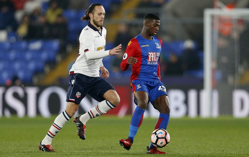 Boy’s Got Skills: Crystal Palace’s Sullay Kaikai’s insane crossbar challenge