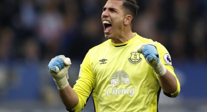 Robles cools on Everton stay