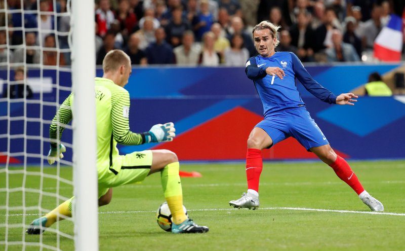 Manchester United plot £100m club-record raid for Atletico Madrid’s Antoine Griezmann