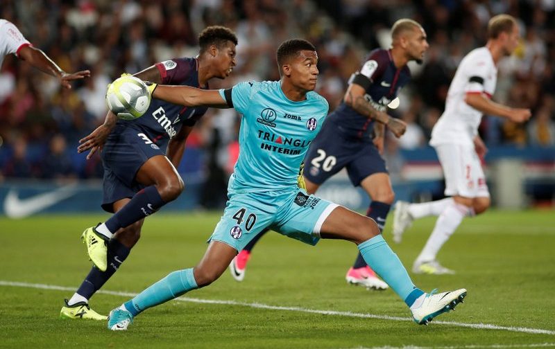 Arsenal joined by AS Roma and Napoli in the race to sign Toulouse wonderkid Alban Lafont