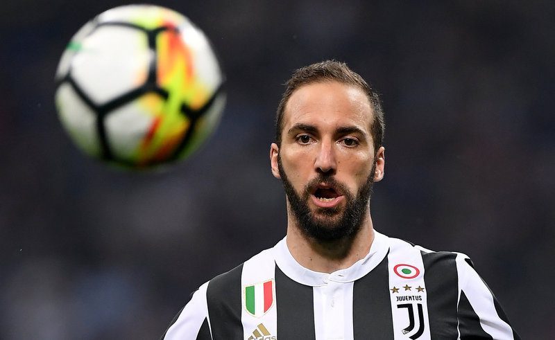 Chelsea offered striker Gonzalo Higuain as Juventus look to re-sign Alvaro Morata