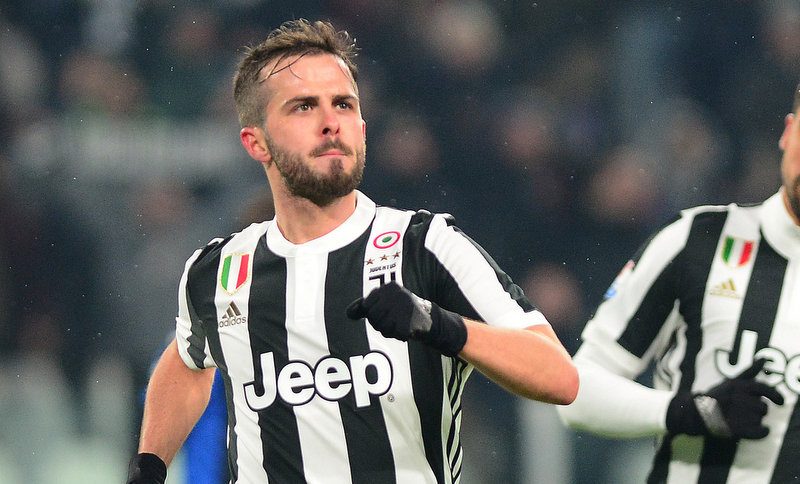 Juventus demanding £70m for Chelsea and Barcelona target Miralem Pjanić