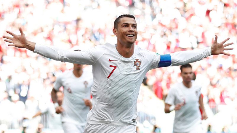 Manchester United exploring last-gasp offer to hijack Cristiano Ronaldo’s move to Juventus