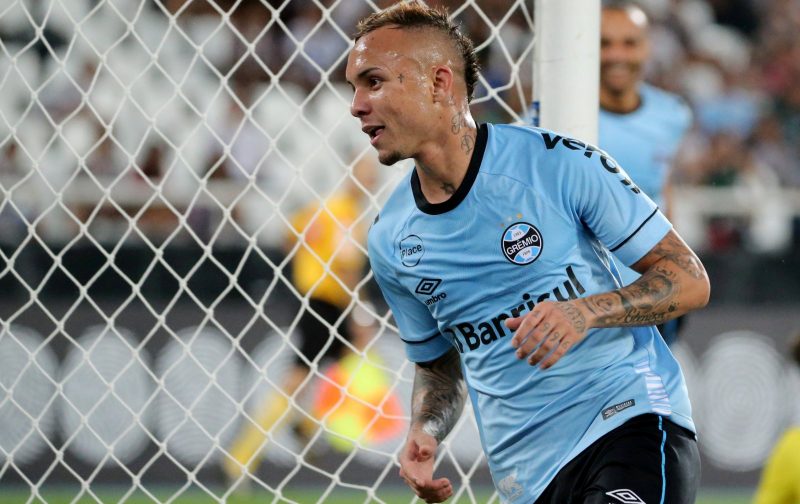 Manchester United weigh up January bid for Gremio star Everton Soares
