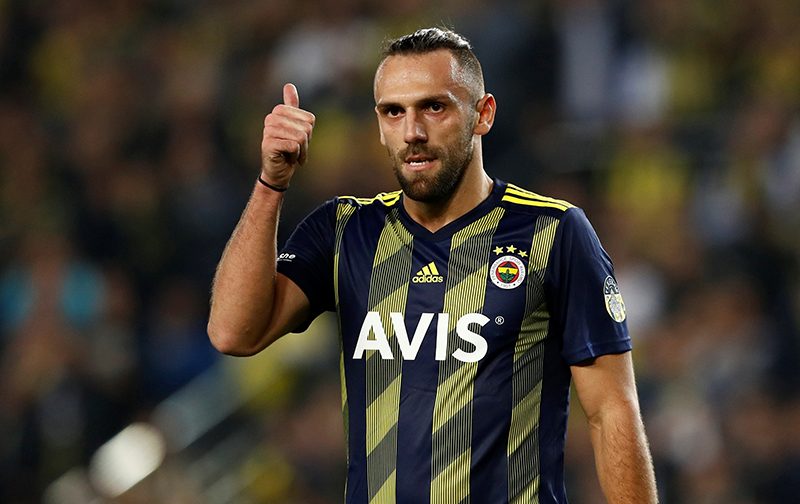 Manchester United make bid to sign Fenerbahce star Vedat Muriqi