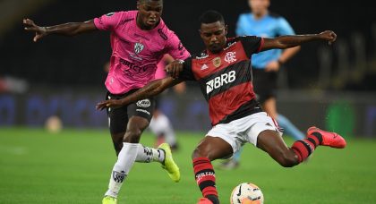 Everton and one other club in battle to sign international midfielder