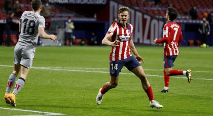 Manchester United table huge offer in bid to solve midfield conundrum