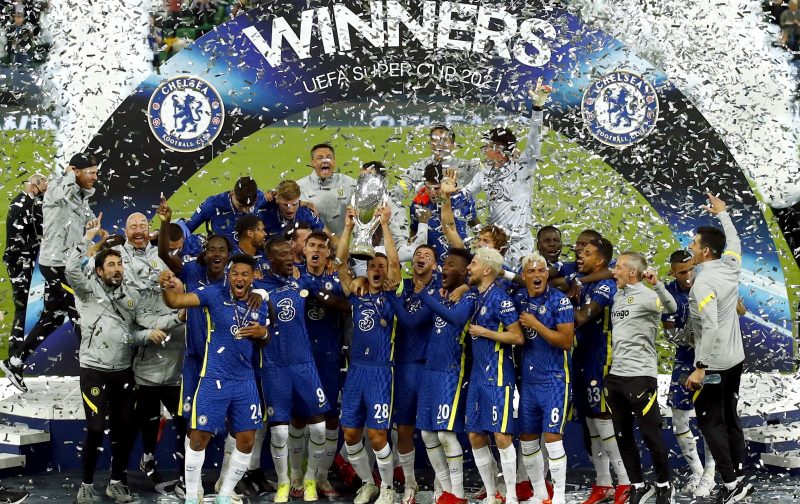 Chelsea star set to discuss future with former Blues boss