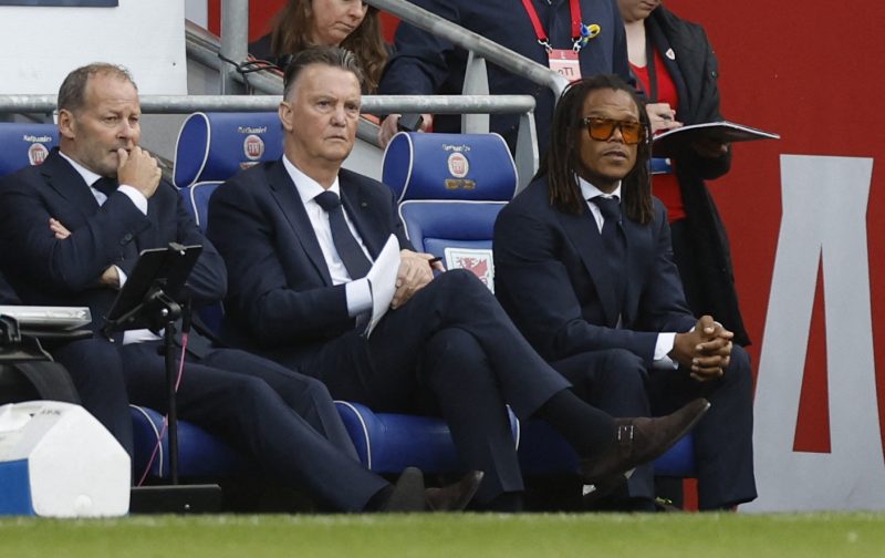 Former Man United boss urges defender not to join the club