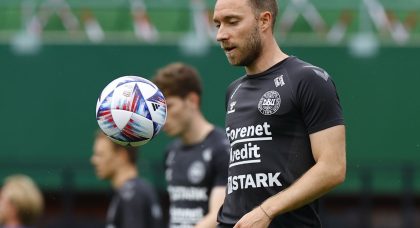 Man United shirt announcements hint at De Jong move