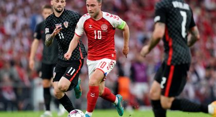 Man United confirm signing of experienced Premier League midfielder