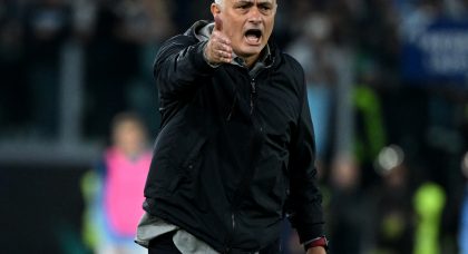 Ex-Chelsea boss keen on third stint at Stamford Bridge