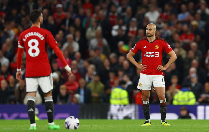 Man United midfielder to leave club this summer