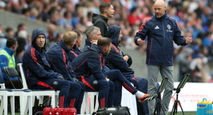 Man United make opening bid for defender