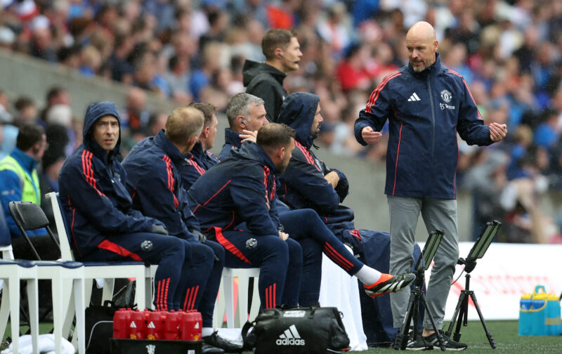 Man United make opening bid for defender