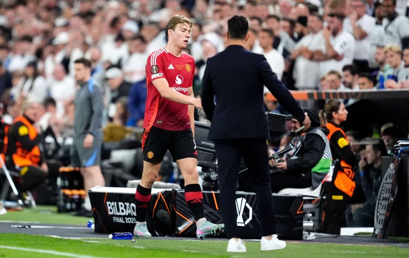 Man United must sell striker before moving for England international